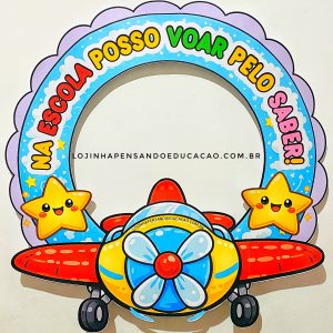 Moldura bambolê "Na escola posso voar pelo saber"